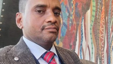 المسار نيوز بعد ان فصله طفل قحتي ؛<br>عاد البروف حسن بحاري صاحب التخصص النادر والوحدة الطبية الوحيدة بالسودان في اورام الجهاز الحركي التي اغلقتها حكومة حمدوك جورا ،<br>عاد لابراهيم مالك رغما عن أنف قحت ولجنة التبكيك<br>عودا حميدا<br>كدة ذكرونا فضل منو تاني ما رجع؟