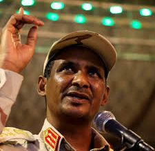 المسار نيوز من الانحياز للثورة حقناً للدماء وحتى سلام جوبا ومصالحات القبائل : حميدتي بعيون أمبيلو : قائدٌ علَّمه مِراسُ الحروب وعنفها أن يلاحق السلام حيثما كان :