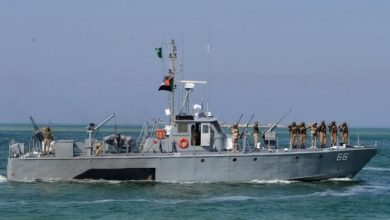 المسار نيوز القوات البحرية تواصل البحث عن سفينة تحمل علم بنما غرقت في سواحل البحر الأحمر