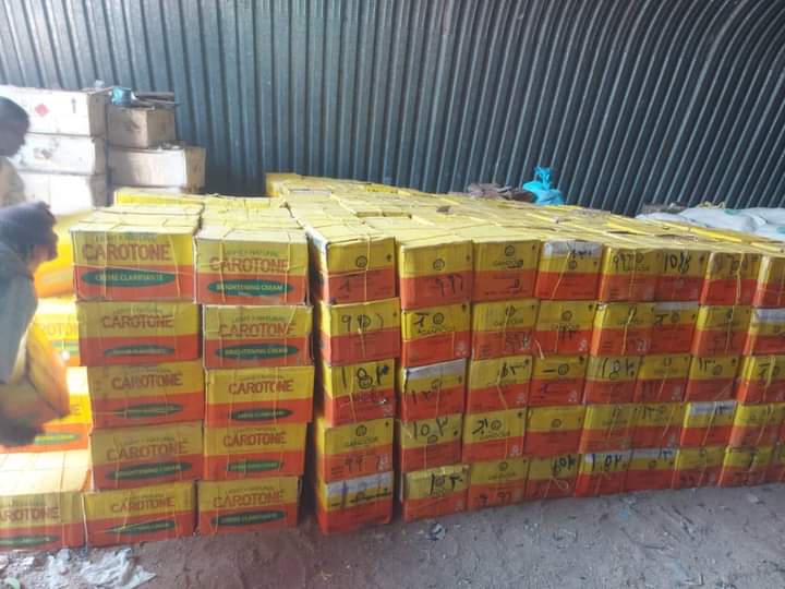 مكافحة التهريب نيالا تضبط 809 كرتونة كريمات بقيمة 120 مليون جنيه سوداني 1 المسار نيوز مكافحة التهريب نيالا تضبط 809 كرتونة كريمات بقيمة 120 مليون جنيه سوداني