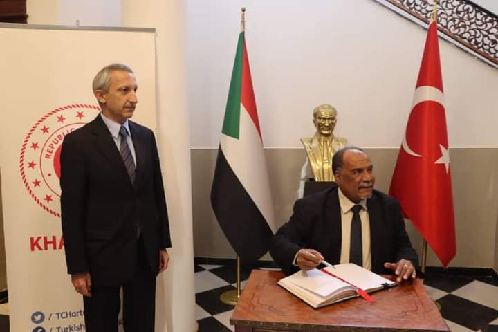 وزير التعليم العالي يزور السفارة التركية معزياً في ضحايا الزلزال 1 المسار نيوز وزير التعليم العالي يزور السفارة التركية معزياً في ضحايا الزلزال