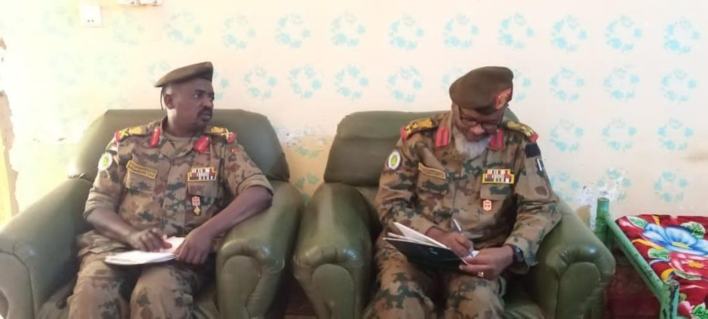 قائد الفرقة ٢٢ مشاه يتفقد العمل بشعبة التوجيه و الخدمات 1 المسار نيوز قائد الفرقة ٢٢ مشاه يتفقد العمل بشعبة التوجيه و الخدمات