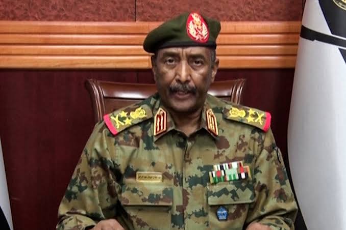 المسار نيوز البرهان يعفي محافظ بنك السودان من منصبه