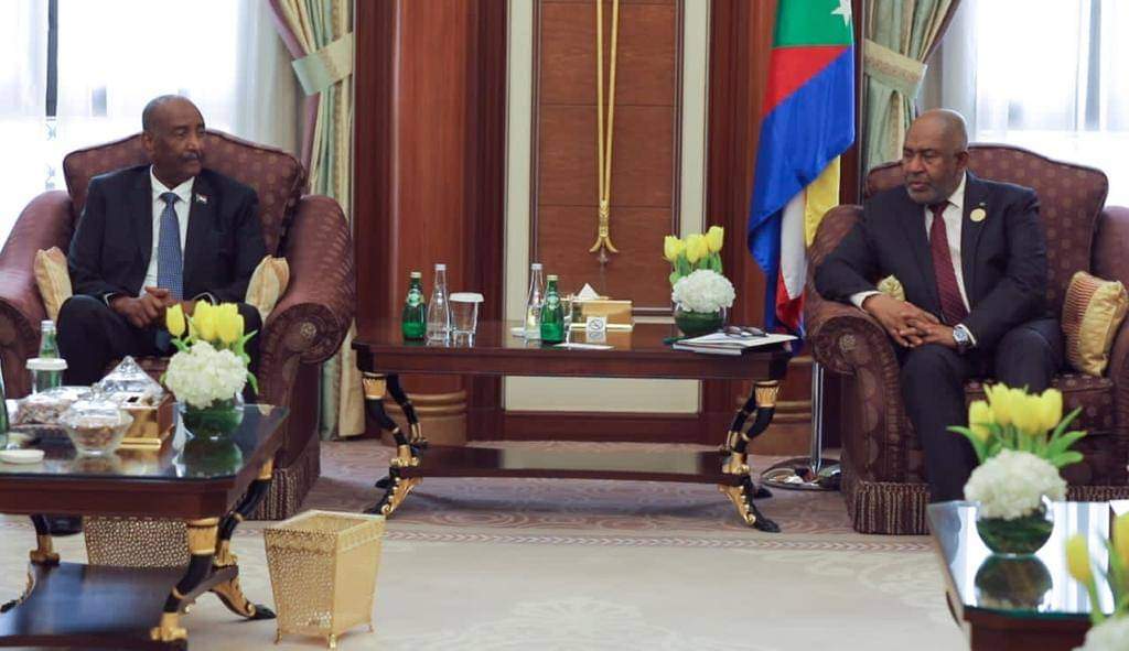عاجل رئيس مجلس السيادة يلتقي رئيس جمهورية جزر القمر 1 المسار نيوز عاجل رئيس مجلس السيادة يلتقي رئيس جمهورية جزر القمر