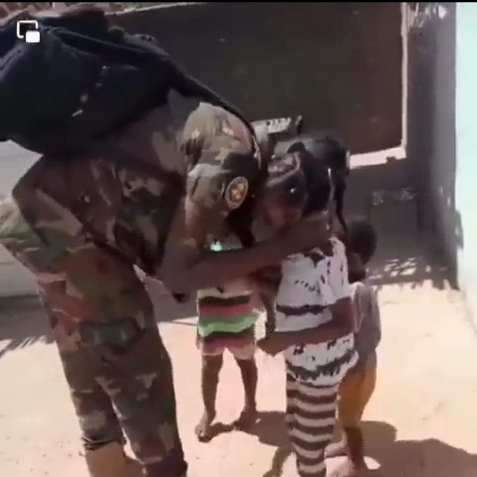 سهير عبد الرحيم تغرِّد : إلى أطفال الشهيد الرائد محمد سونا 1 المسار نيوز سهير عبد الرحيم تغرِّد : إلى أطفال الشهيد الرائد محمد سونا