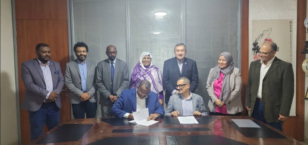 رئيس الوزراء المصري الأسبق يشهد توقيع الشراكة بين مبادرة إسناد وهيئة إنقاذ الطفولة العالمية 1 المسار نيوز رئيس الوزراء المصري الأسبق يشهد توقيع الشراكة بين مبادرة إسناد وهيئة إنقاذ الطفولة العالمية