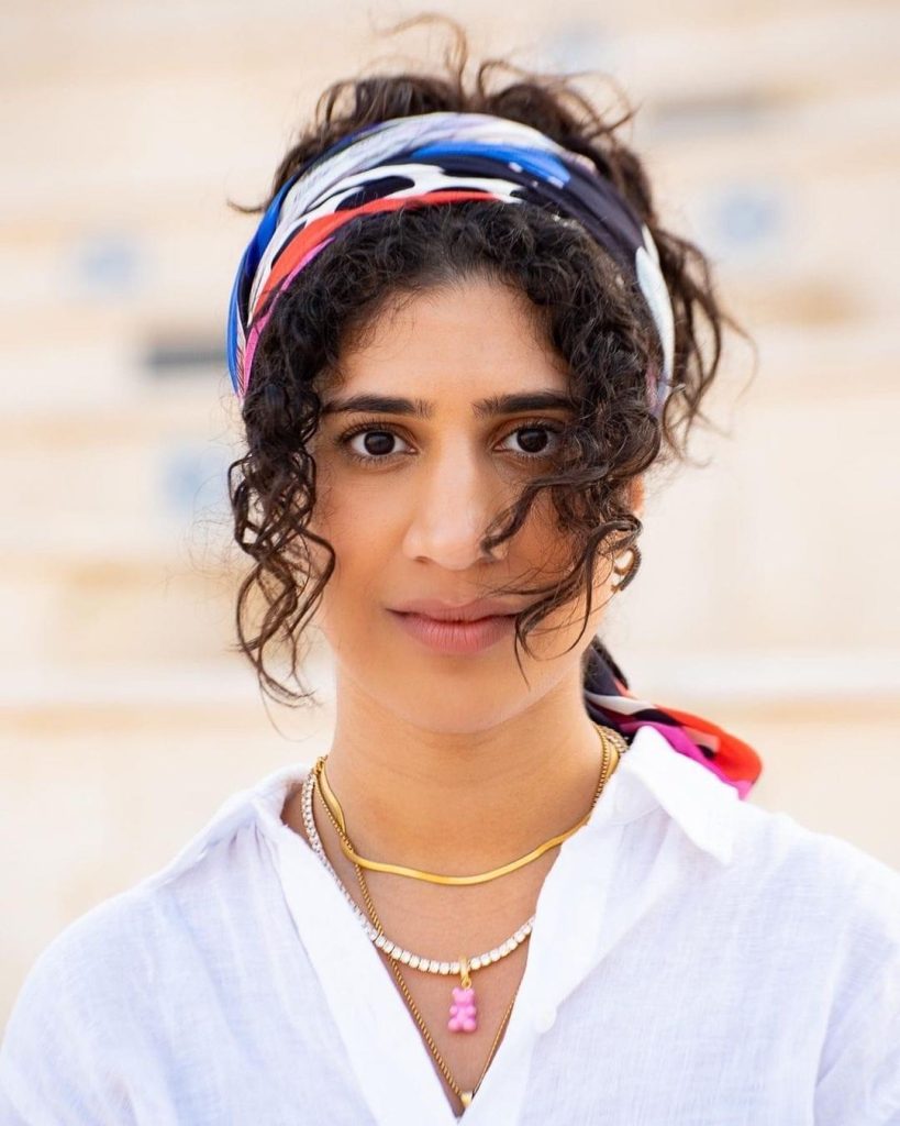 مها جعفر (ولدت عام 1994) سودانيه عراقيه طبيبه اسنان ومقدمه محتوي على اليوتيوب 1 المسار نيوز مها جعفر (ولدت عام 1994) سودانيه عراقيه طبيبه اسنان ومقدمه محتوي على اليوتيوب